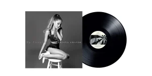 „MY EVERYTHING“ НА ARIANA GRANDE СТАНА НА 10 ГОДИНИ