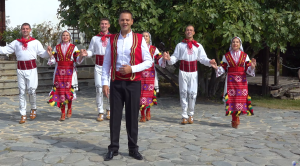 ЗДРАВКО МАНДАДЖИЕВ ПРЕДСТАВИ НАРОДНАТА ПЕСЕН „ТАМ ДЕКА ИМА“ / ВИДЕО