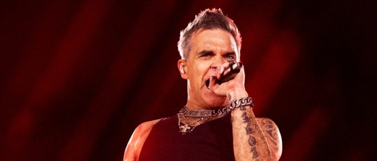 ROBBIE WILLIAMS СЕ ЗАВРЪЩА НА ГОЛЯМАТА СЦЕНА С МАЩАБНО ЕВРОПЕЙСКО ТУРНЕ ПРЕЗ 2025г.